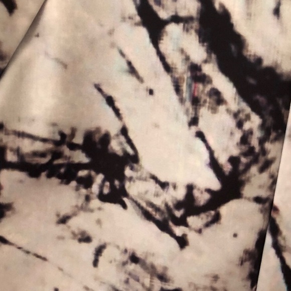 FRNCH Marble Top - Picture 5 of 5